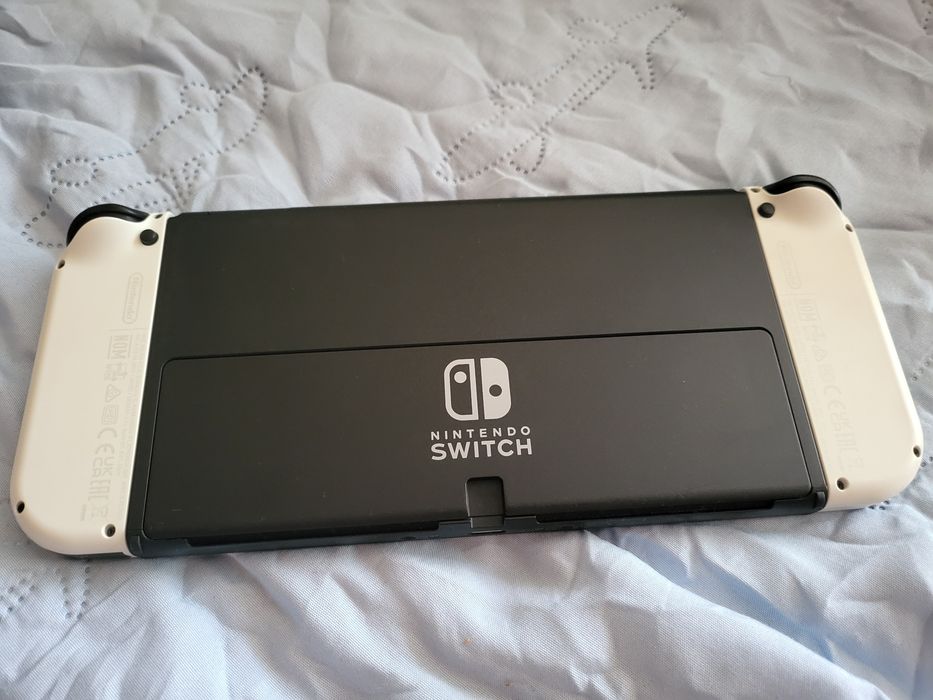 Продам NIntendo switch OLED
