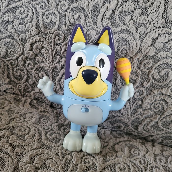 Інтерактивна фігурка персонажа мультфільму "Bluey" фірма VTech