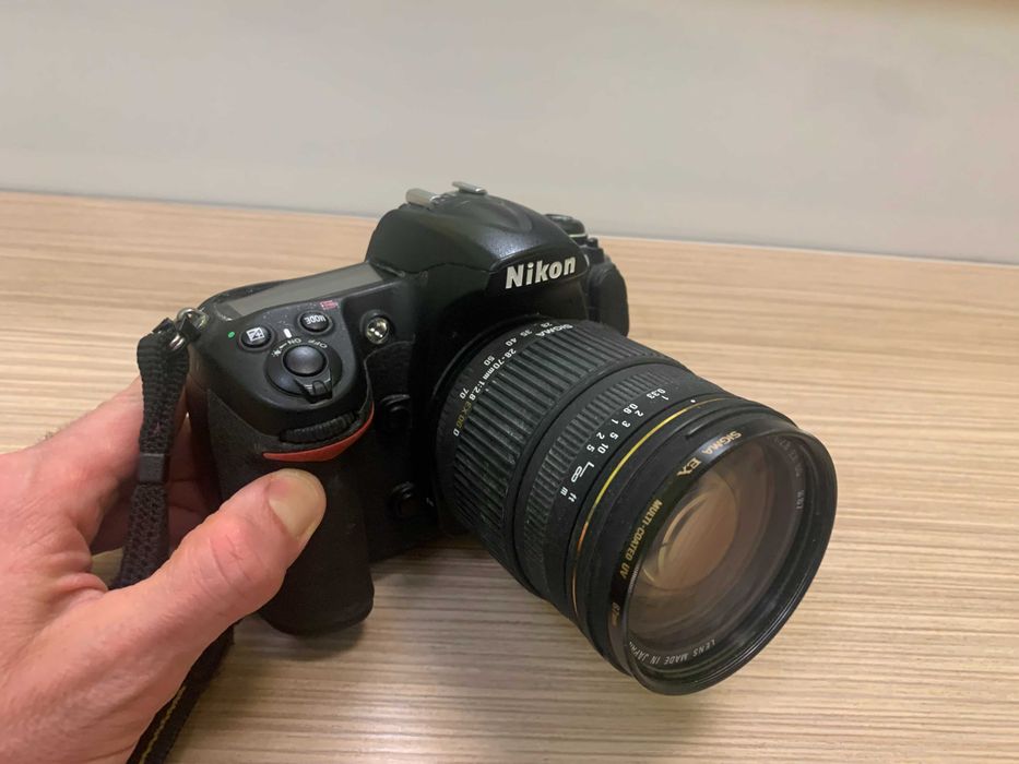 Nikon D300 body, дзеркальний фотоапарат