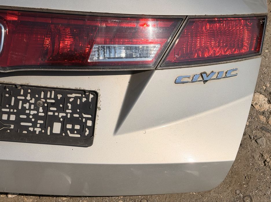 Кришка багажника в зборі Honda Civic 8