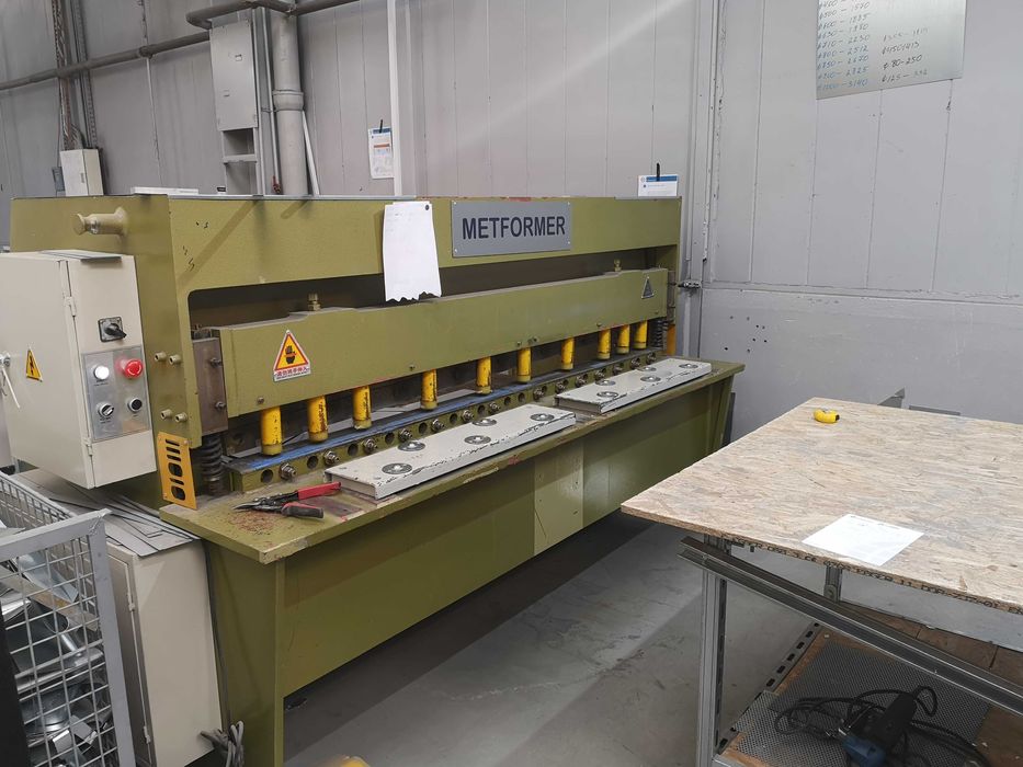 Maszyny do produkcji kanałów i kształtek wentylacyjnych