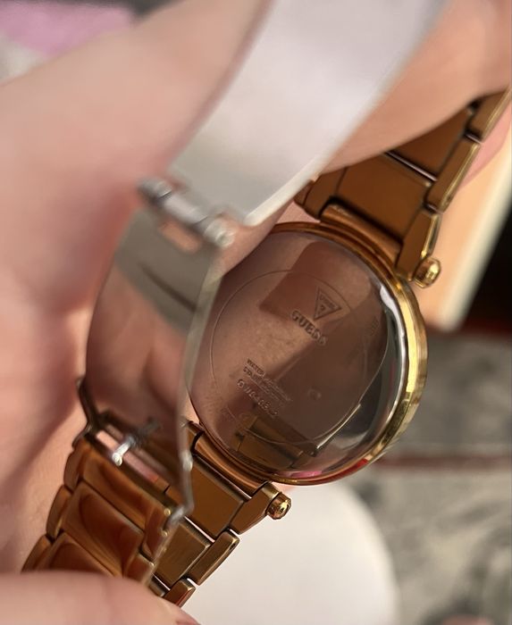Оригінальний годинник Guess