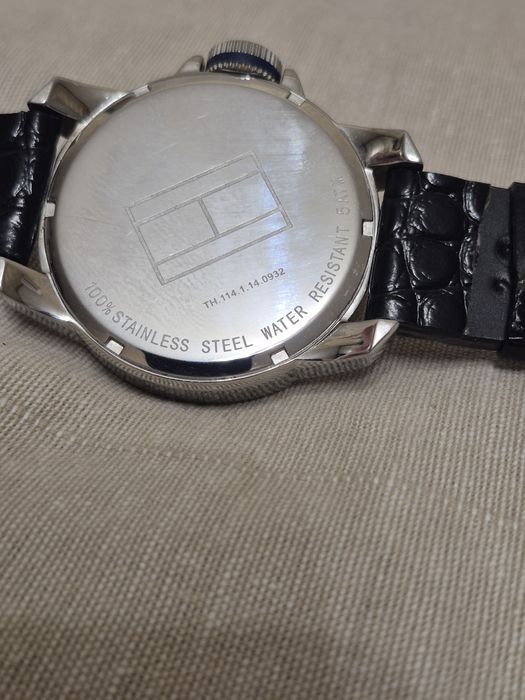 Часы Tommy hilfiger