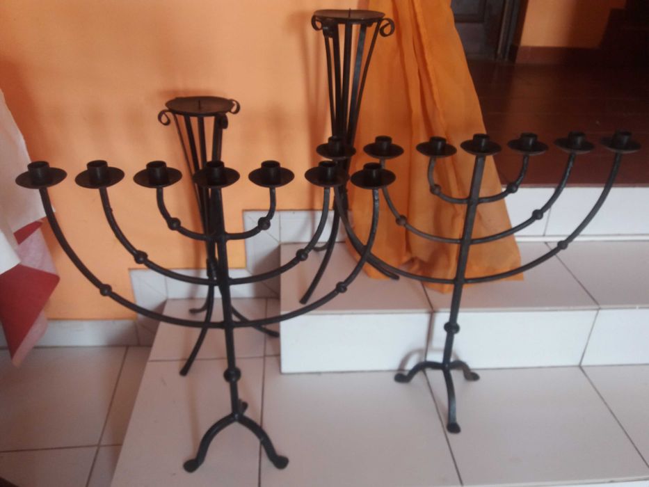 Castiçais ferro doces travessas tapas