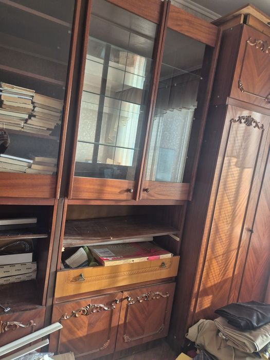 Безкоштовно меблі стінка тумби шафи