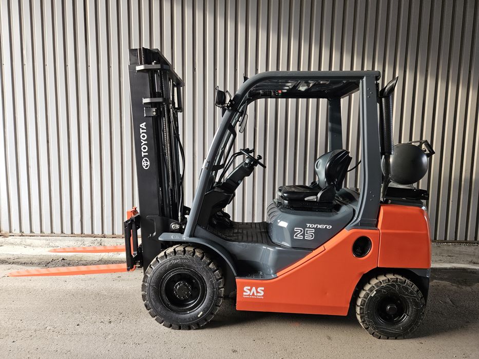 Навантажувач Тойота 2,5 т. Вилочный погрузчик Toyota 2,5 т