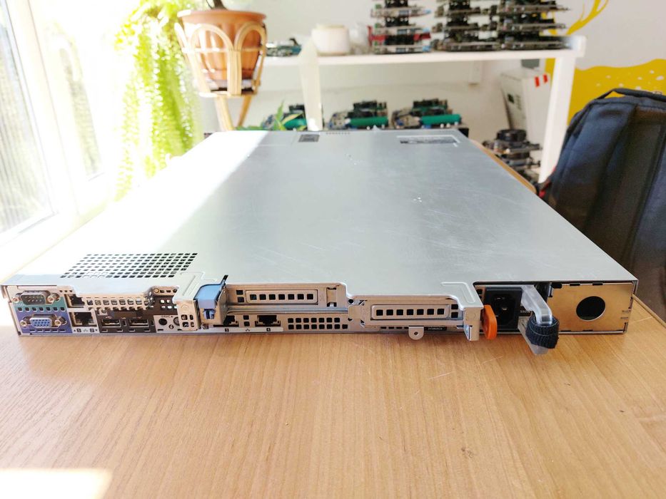 Serwer Dell PowerEdge R430 2x E5-2637 V3 32GB DDR4 4x 3,5"