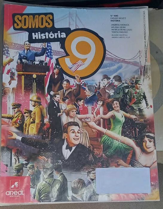 Livro escolar - História 9º Ano