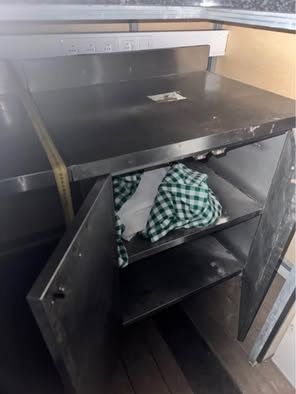 Bancada aço con 2 portas  ideal para máquina a café