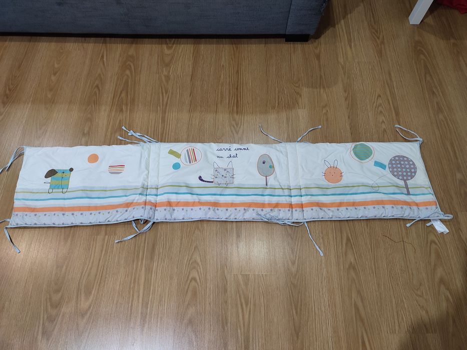 Proteção de berço, cama de grades