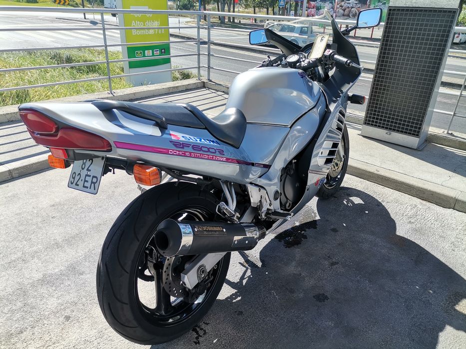 Mota Suzuki rf600r