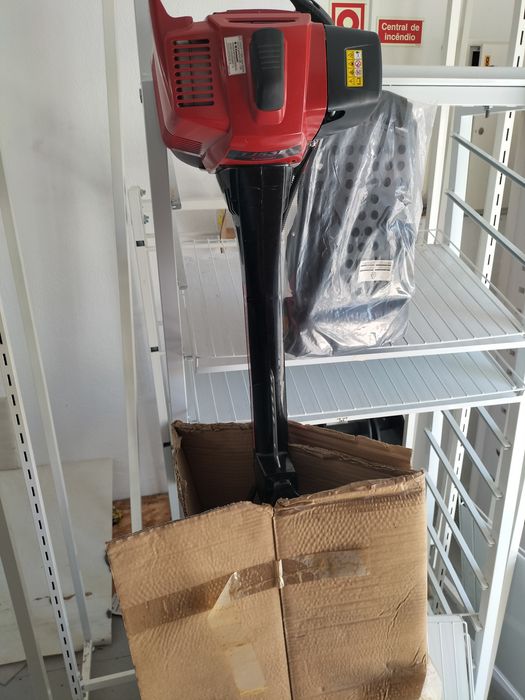 Roçadeira profissional Kawasaki TJ 53 e