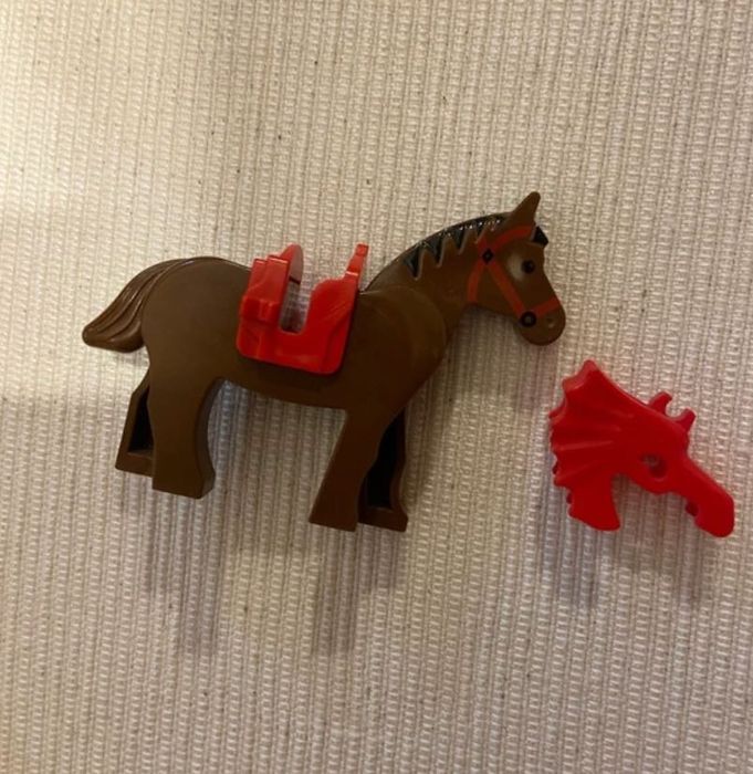 LEGO Castle Dragon Knights – Master com Cavalo (anos 90)