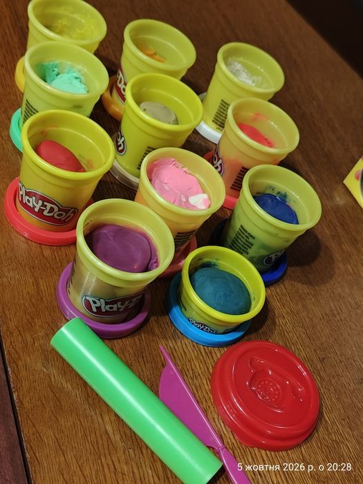 Ігровий набір для ліплення play-doh готуємо локшину, макаронна фабрика