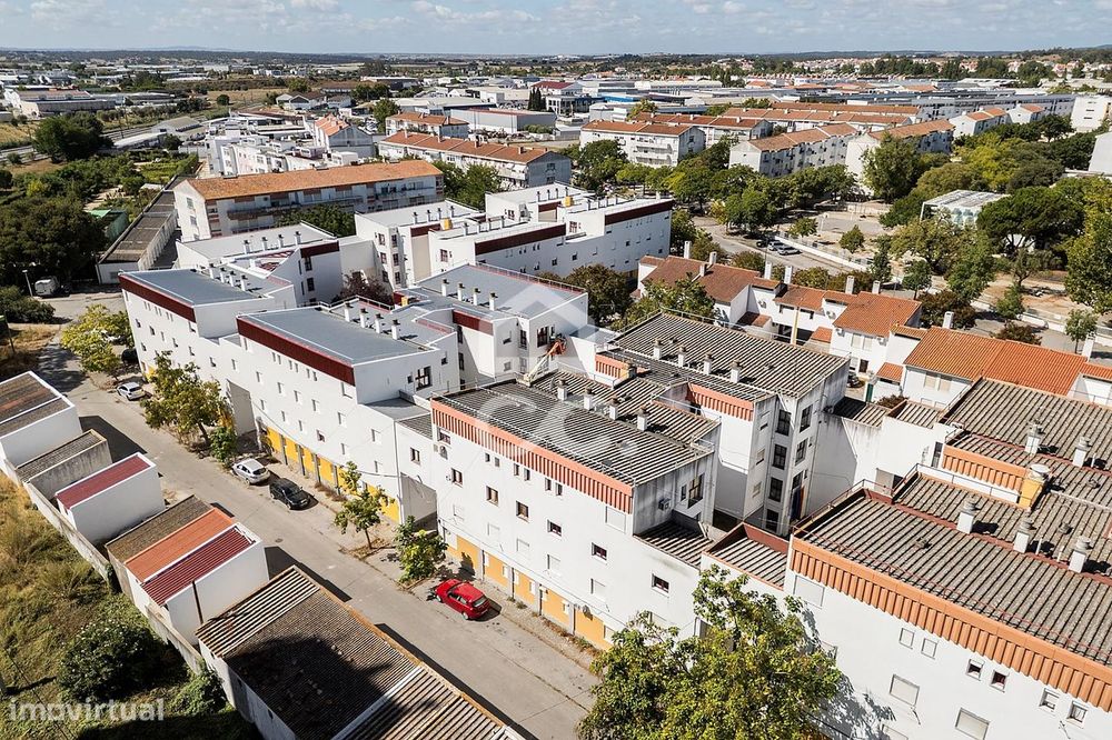 Apartamento T3 totalmente remodelado na Horta das Figueiras, Évora