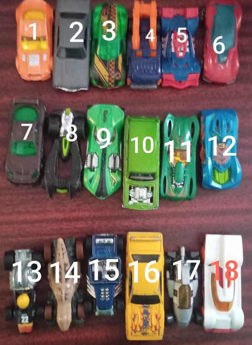 Машинки Hotwels у відмінному стані