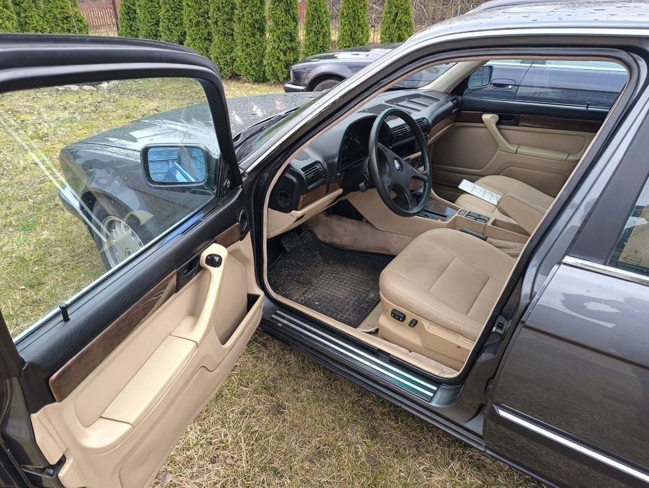 BMW E32 735i 1989rok