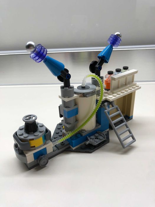 Kompletne Lego Hidden Side 70418 + pudełko, instrukcja