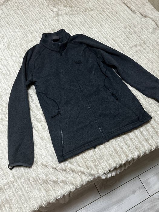 флісова кофта бренду Jack Wolfskin is
