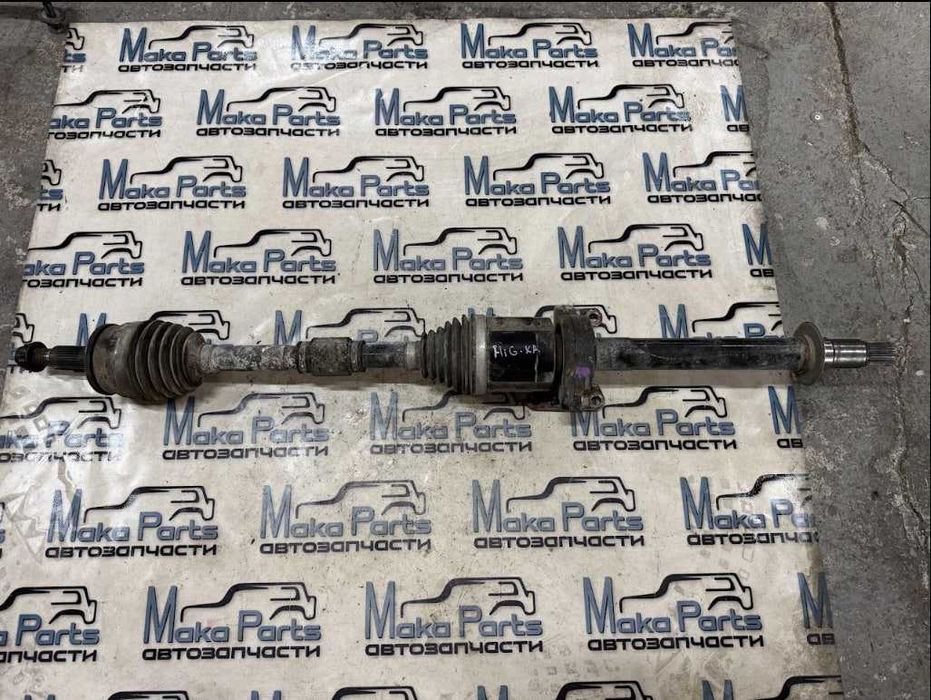 Передний приводной вал правый Toyota Highlander 20г. 43410-0E300 434100E300 Полуось правая привод