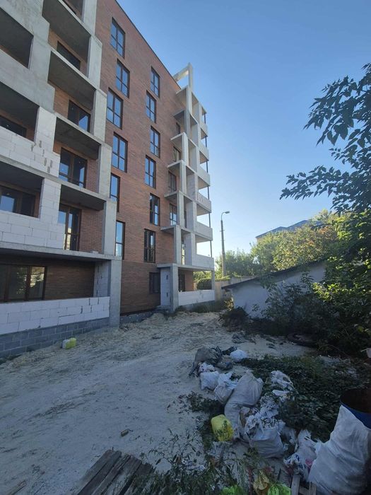Продам 2-х.кім.в центрі міста в новобудові.