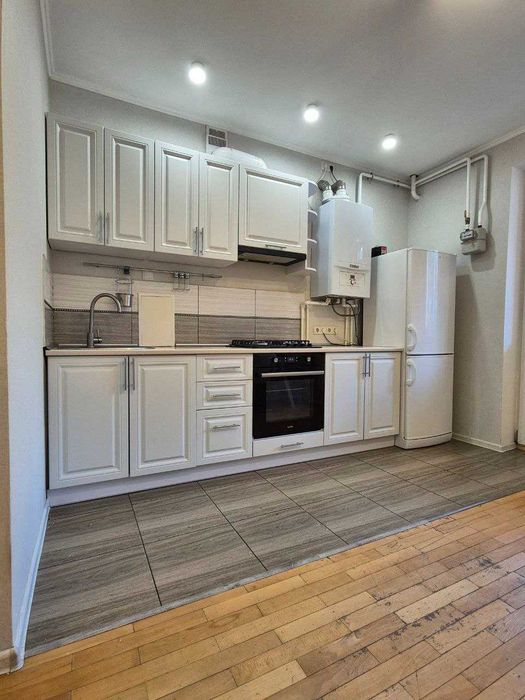 ТЕРМІНОВО. 1к квартира з ремонтом біля Центрального парку.