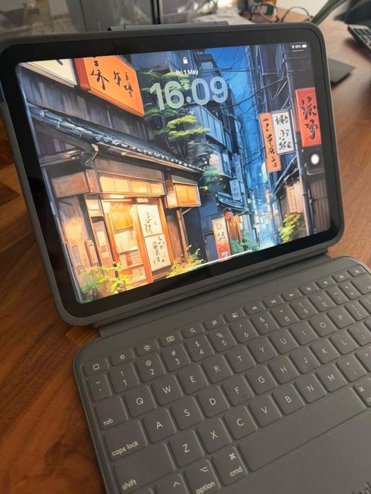 iPad 10ª Geração 64GB Prata + Apple Pencil Original + Logitech Keyboard