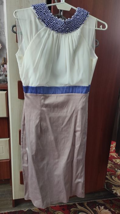 Продам плаття є різні