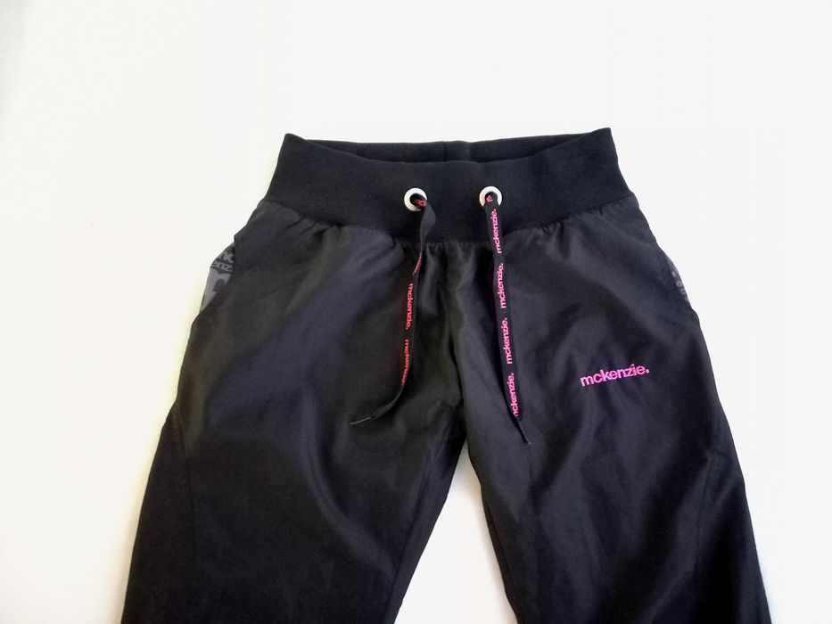 Штани спортивні плащівка, довжина 98 см.