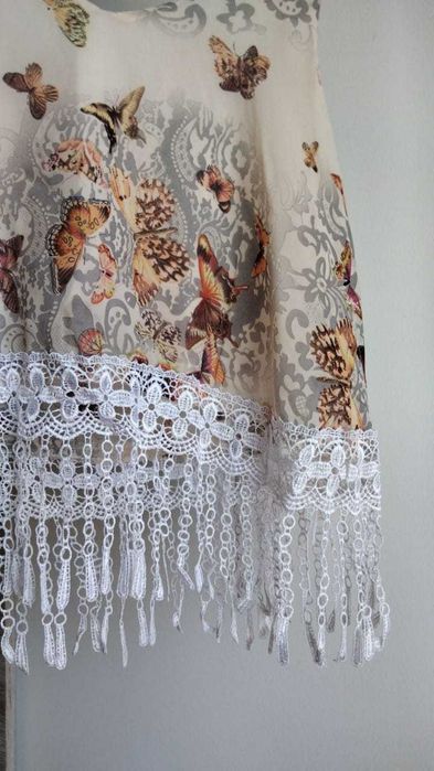 Top de Alças com Borboletas e Renda - Romântico e Feminino