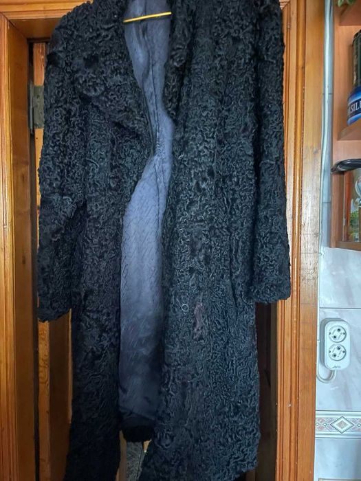 Продам каракульову шубу б/в