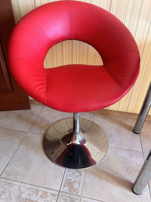 Раскладной кухонный стол и 2 кресла