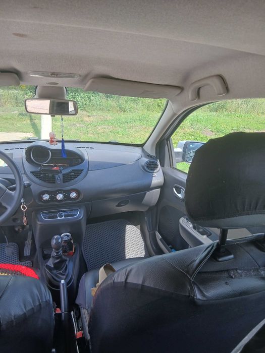 Продам машину рено твінго
