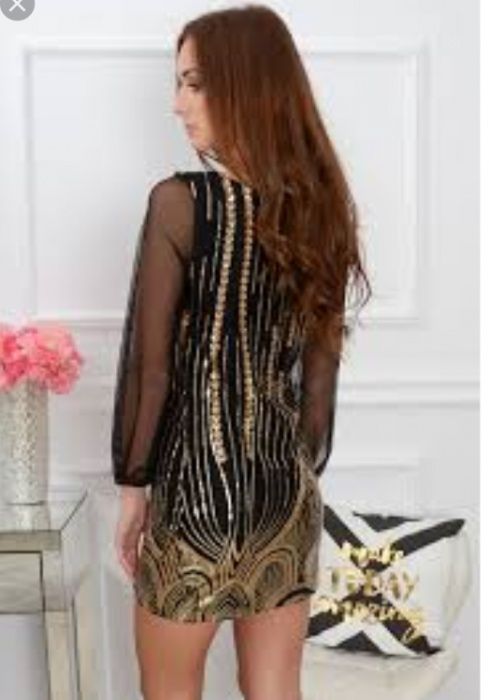 Piękna sukienka z cekinami polecam!