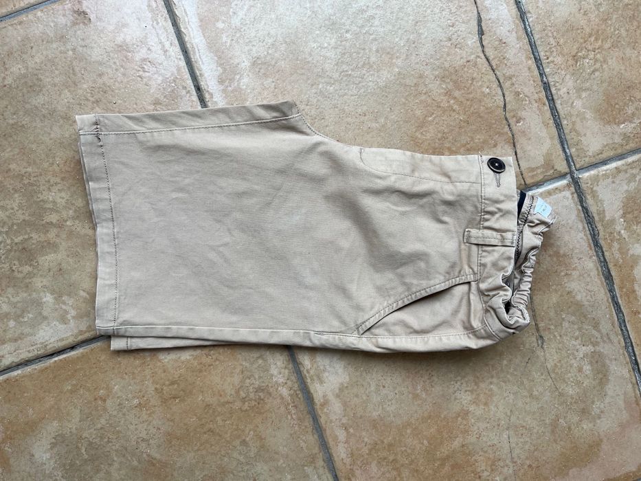 Calções bege. Pouco uso. Criança: tamanho 152 cm