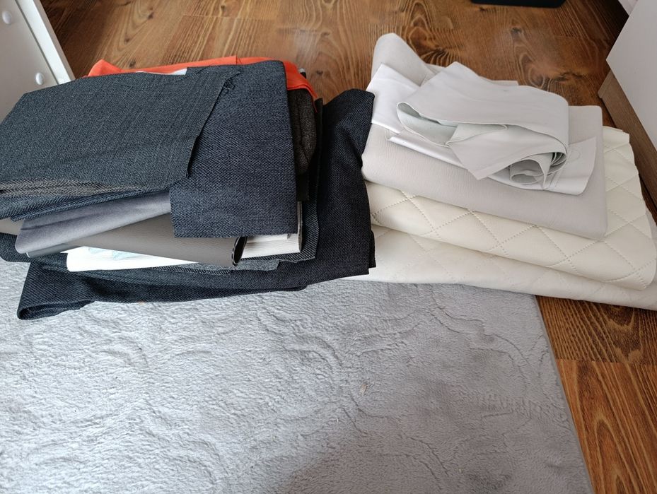 Skrawki materiałów tapicerskich