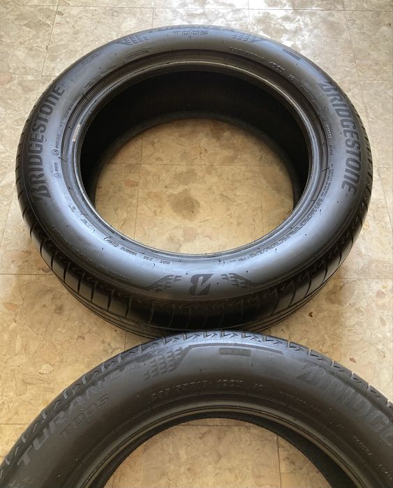 235 55 R 18 Bridgestone Turanza Enliten 80%Piso Pneus
