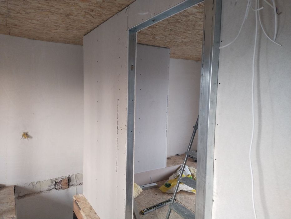 Мастер по внутренним работам.