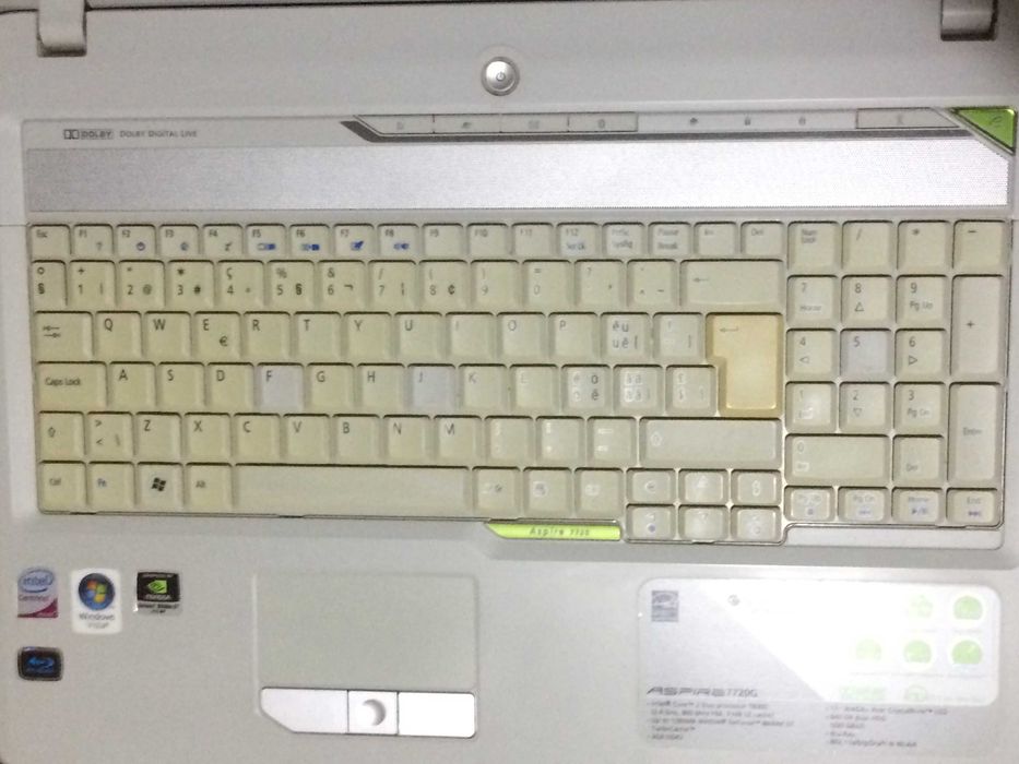 Acer Aspire 7720G 17&quot; C2D T8300 4Gb 2x320Gb NVidia 8600M GT 512 Win710