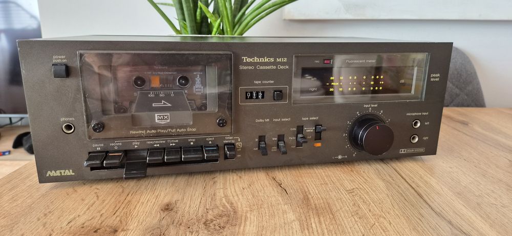 Magnetofon Technics, model M12