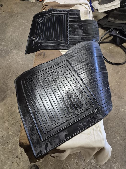 Auris ii dywaniki gumowe