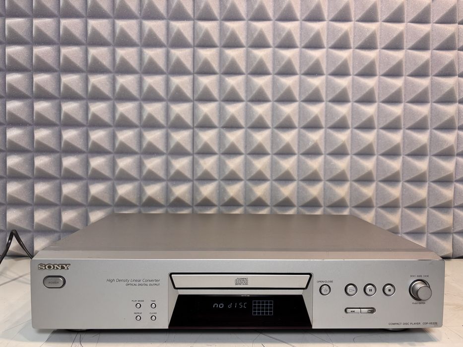 Odtwarzacz CD Sony CDP XE 270