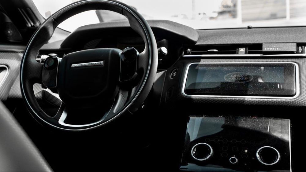 Rajge Rover Velar 2.0 R-Dynamic D240