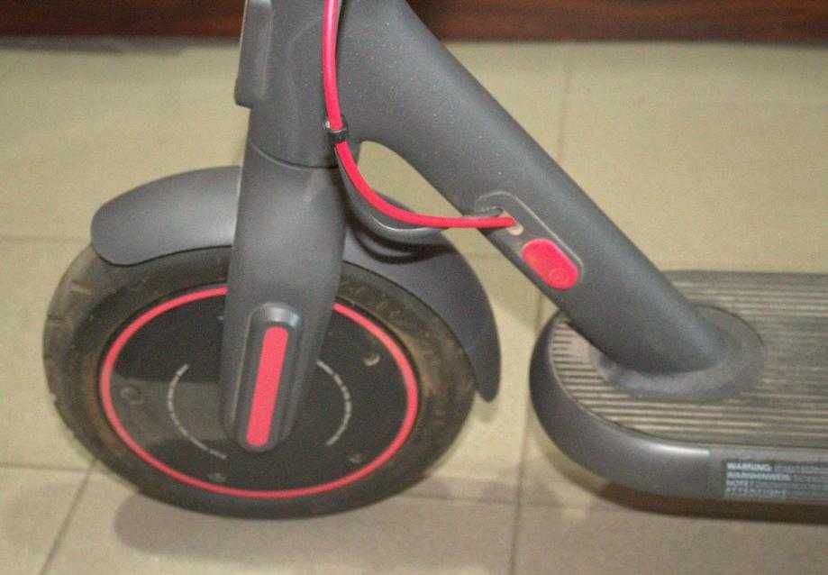 MI ELECTRIC SCOOTER 4 PRO