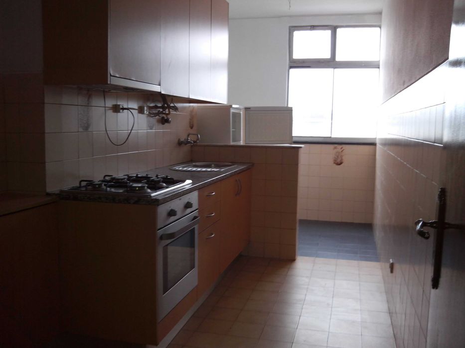 Vendo T2 em Maximinos (A 2 passos da Estação de Comboios) – Direto ao Particular