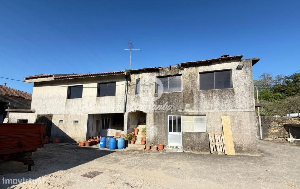 Moradia T3 para Restauro com Terreno de 1214m² | Tougues, Vila do C...