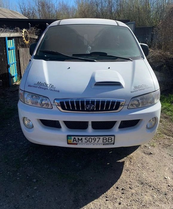 БУС Hyundai H-1 2008р 2.5 дизель МКПП