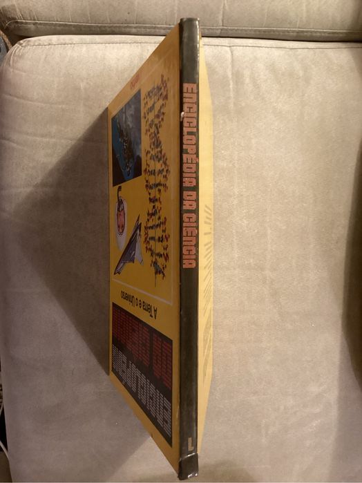 ENCICLOPÉDIA DA CIÊNCIA, A Terra e o Universo. Volume 1 da Verbo.