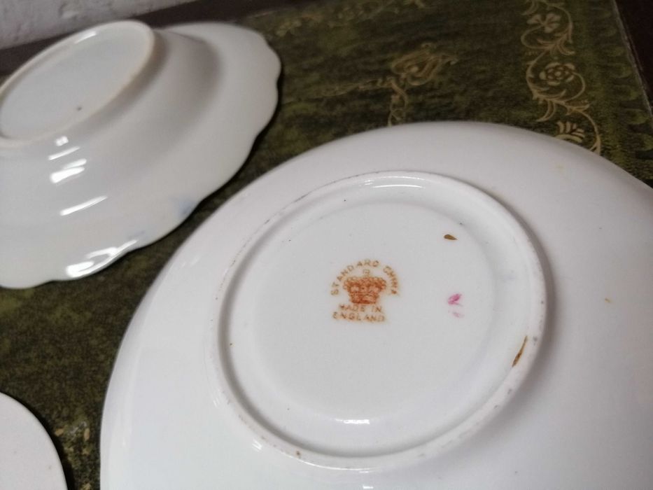 Zestaw 4 starych angielskich porcelanowych talerzyków