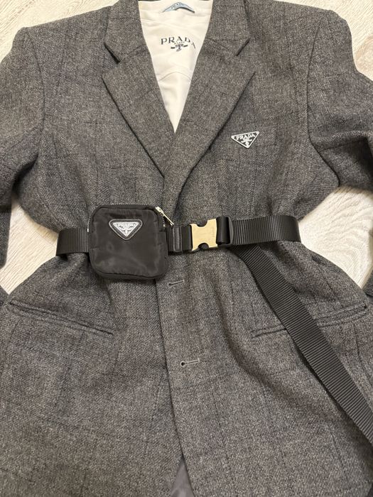 Пальто, піджак, куртка, бомер Prada
